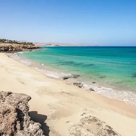 Appartement Near The With A Huge Terrace, Patio, Wifi And Parking *