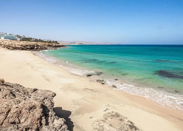 Appartement Near The With A Huge Terrace, Patio, Wifi And Parking *