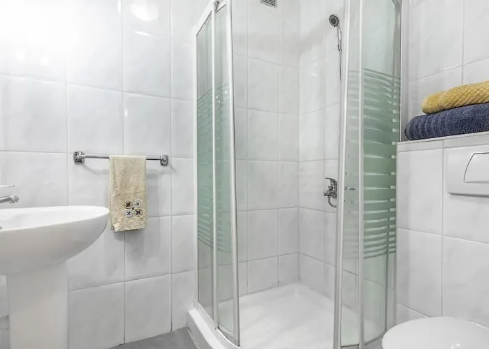 Near The With A Huge Terrace, Patio, Wifi And Parking Appartement *