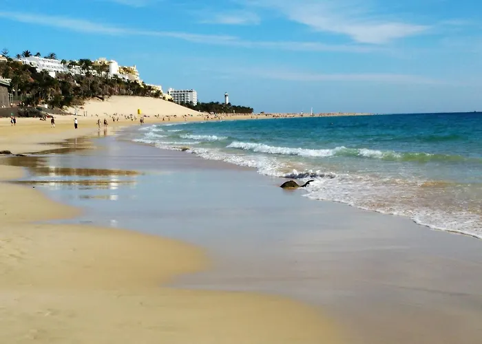 Appartement Near The With A Huge Terrace, Patio, Wifi And Parking *