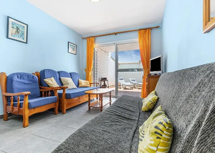 Appartement Near The With A Huge Terrace, Patio, Wifi And Parking