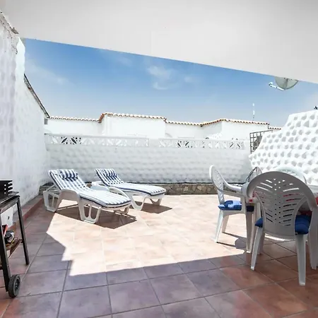 アパート Near The With A Huge Terrace, Patio, Wifi And Parking コスタ・カルマ