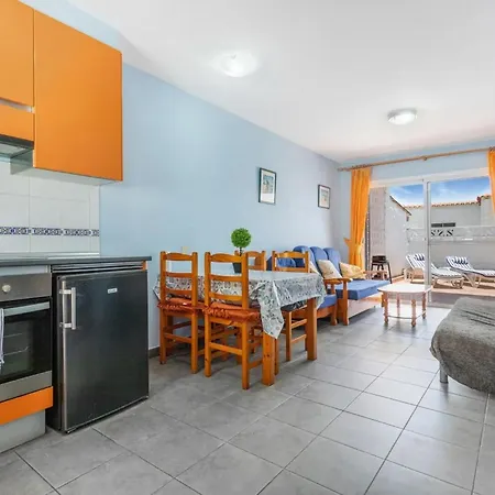 アパート Near The With A Huge Terrace, Patio, Wifi And Parking コスタ・カルマ