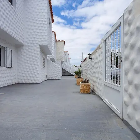 Near The With A Huge Terrace, Patio, Wifi And Parking Daire *