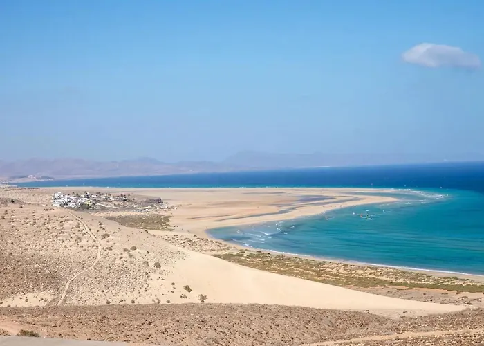 Near The With A Huge Terrace, Patio, Wifi And Parking Apartmán