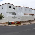 Appartement Near The With A Huge Terrace, Patio, Wifi And Parking *