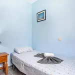 Appartement Near The With A Huge Terrace, Patio, Wifi And Parking *