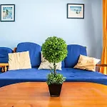 Appartement Near The With A Huge Terrace, Patio, Wifi And Parking